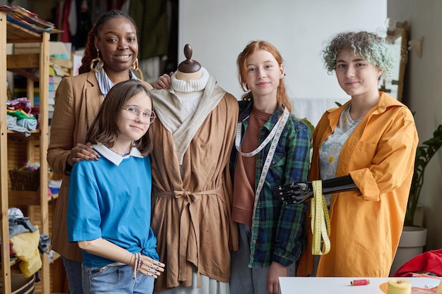 Групповое занятие по вышивке